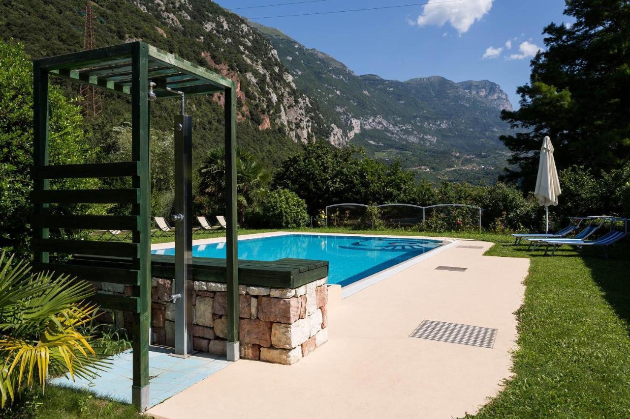 Hotel Due Laghi Padergnone Екстер'єр фото
