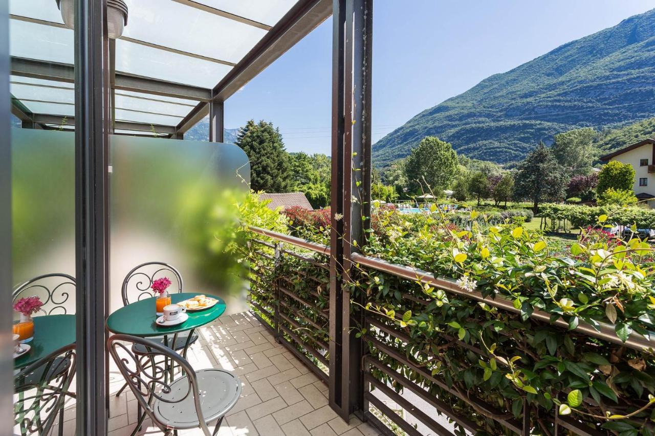Hotel Due Laghi Padergnone Екстер'єр фото