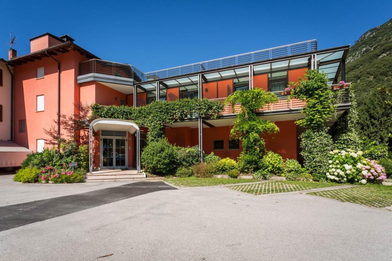 Hotel Due Laghi Padergnone Екстер'єр фото