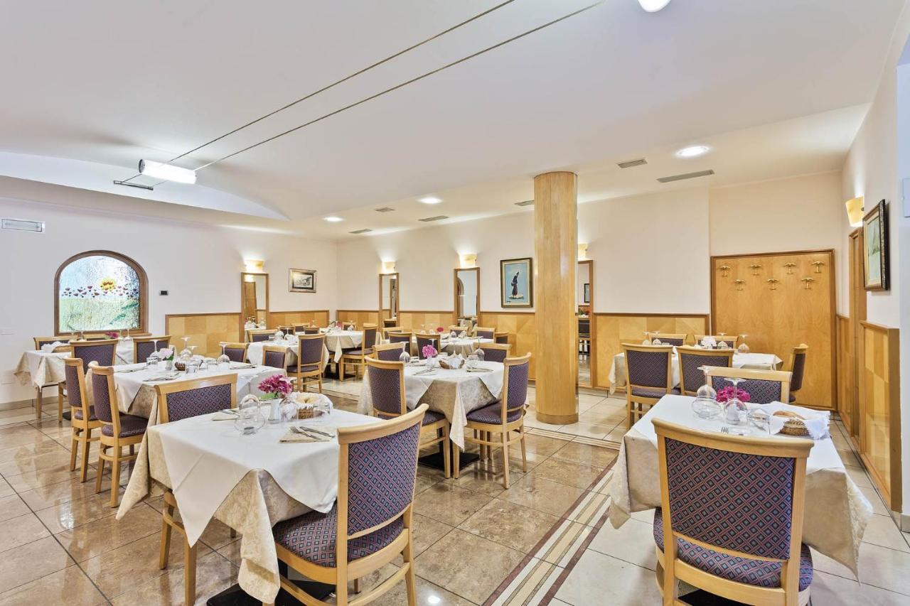 Hotel Due Laghi Padergnone Екстер'єр фото