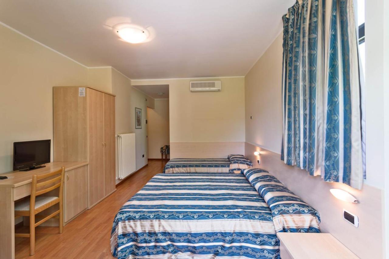 Hotel Due Laghi Padergnone Екстер'єр фото