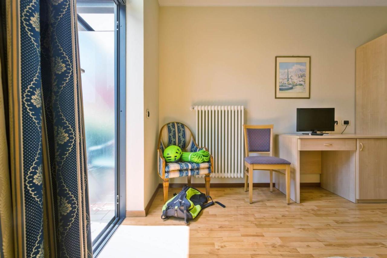 Hotel Due Laghi Padergnone Екстер'єр фото