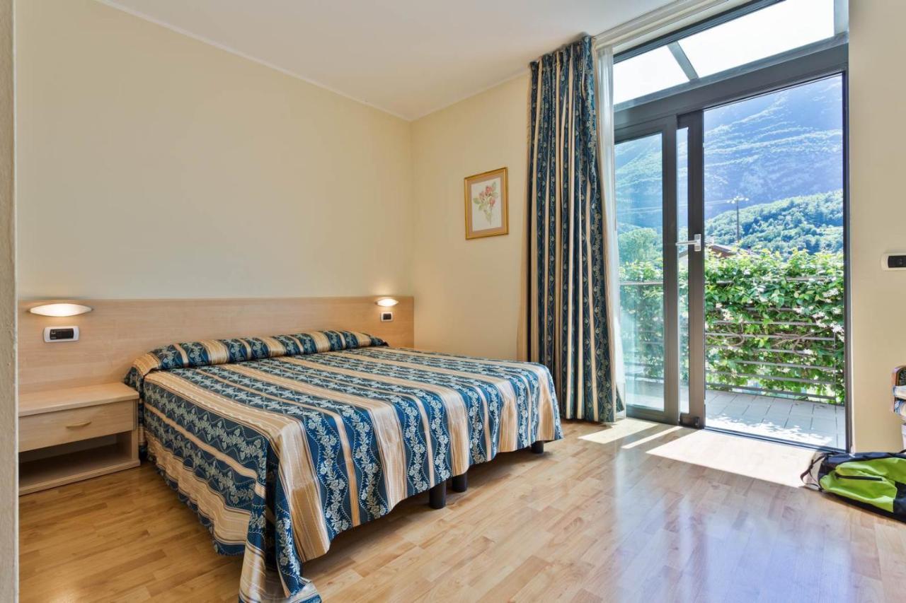Hotel Due Laghi Padergnone Екстер'єр фото