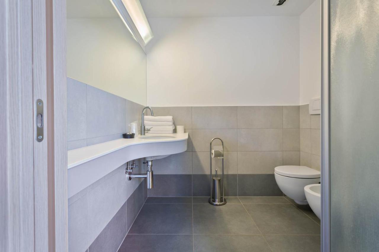Hotel Due Laghi Padergnone Екстер'єр фото