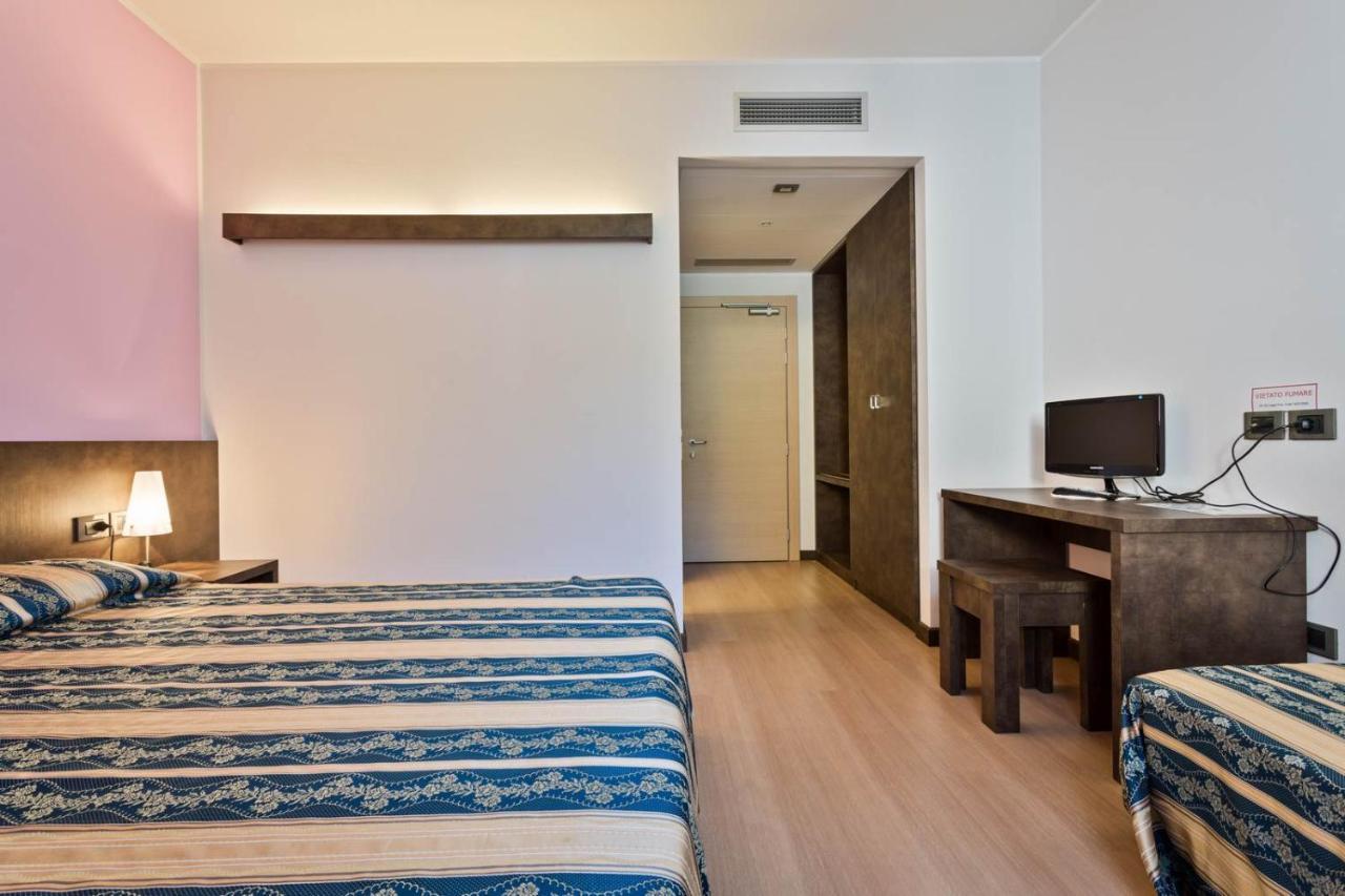 Hotel Due Laghi Padergnone Екстер'єр фото