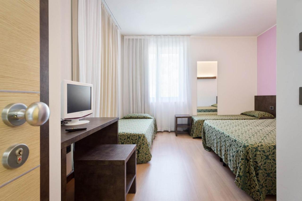 Hotel Due Laghi Padergnone Екстер'єр фото