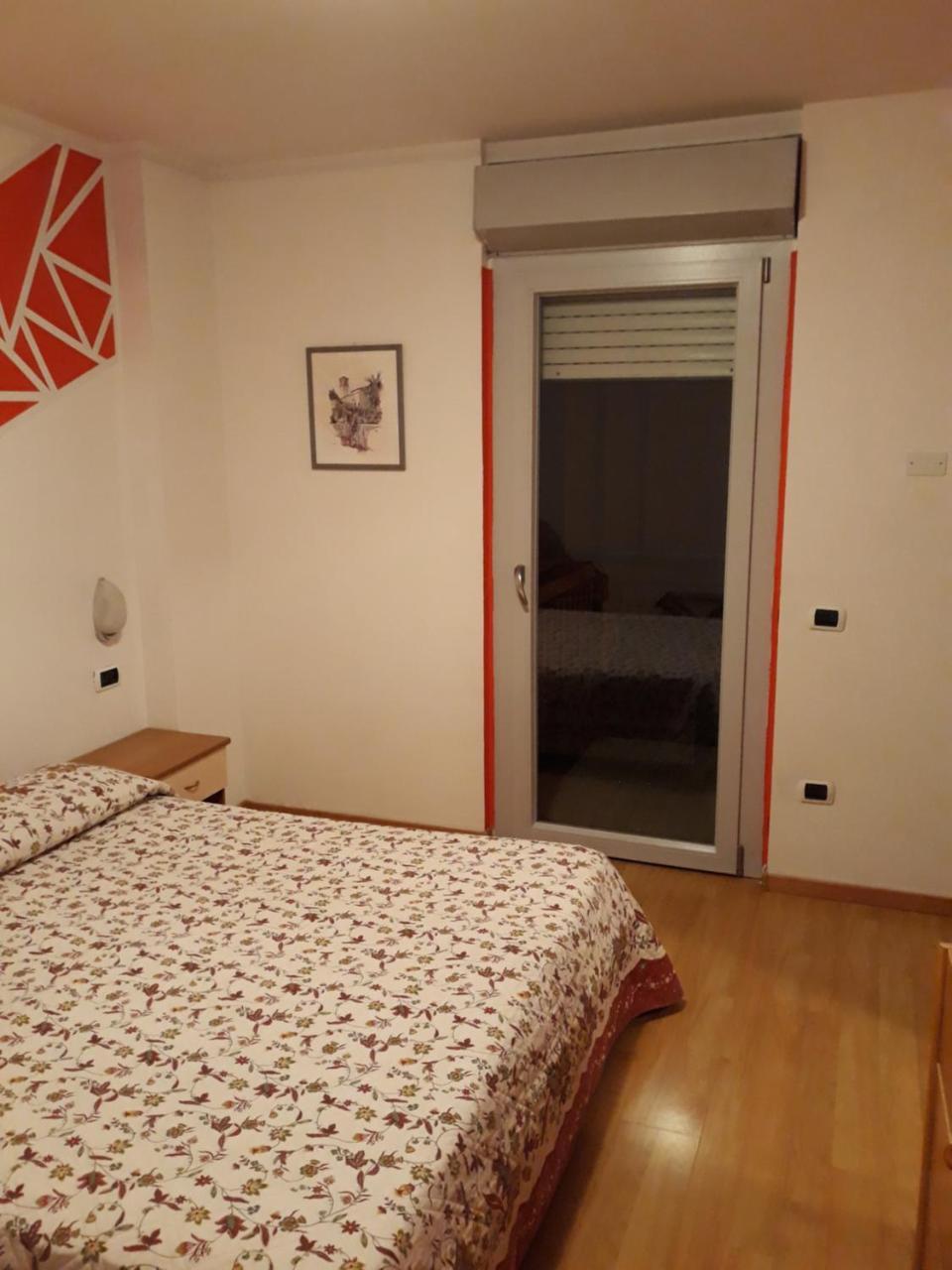 Hotel Due Laghi Padergnone Екстер'єр фото