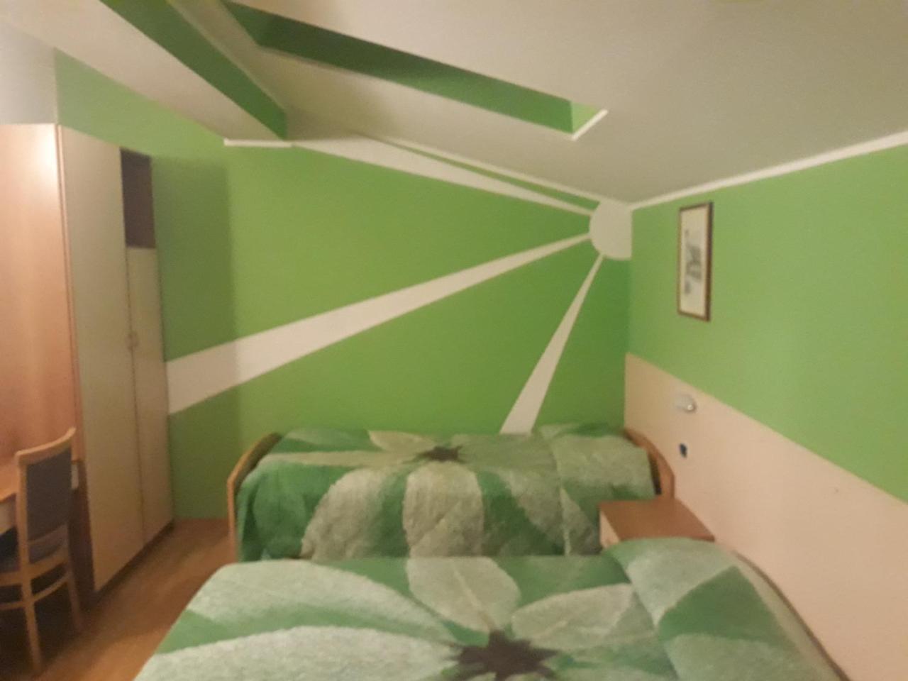 Hotel Due Laghi Padergnone Екстер'єр фото